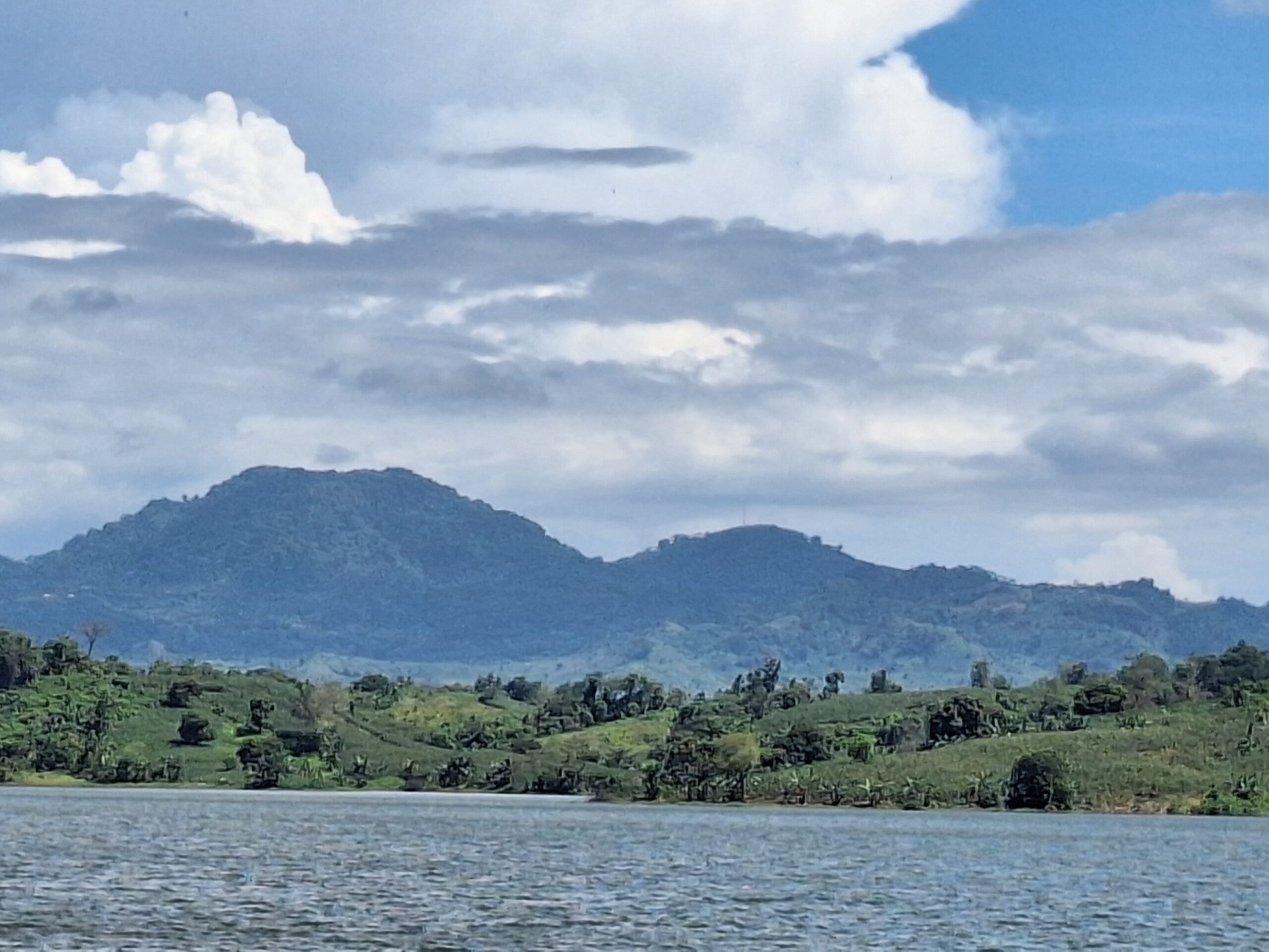 Pesona Danau Beton Pertama Indonesia Di Kaki Gunung Pandan